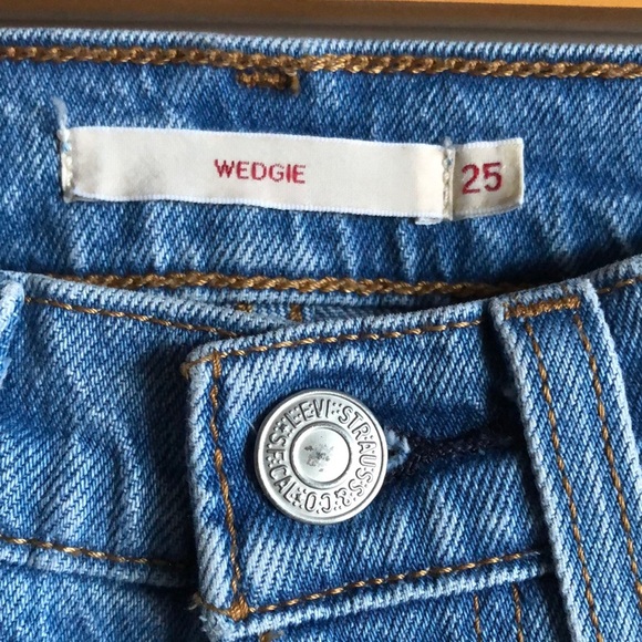 Levi’s Wedgie Fit Premium Jeans Jazz Devoted Size 25 Medium Wash - Picture 14 of 16